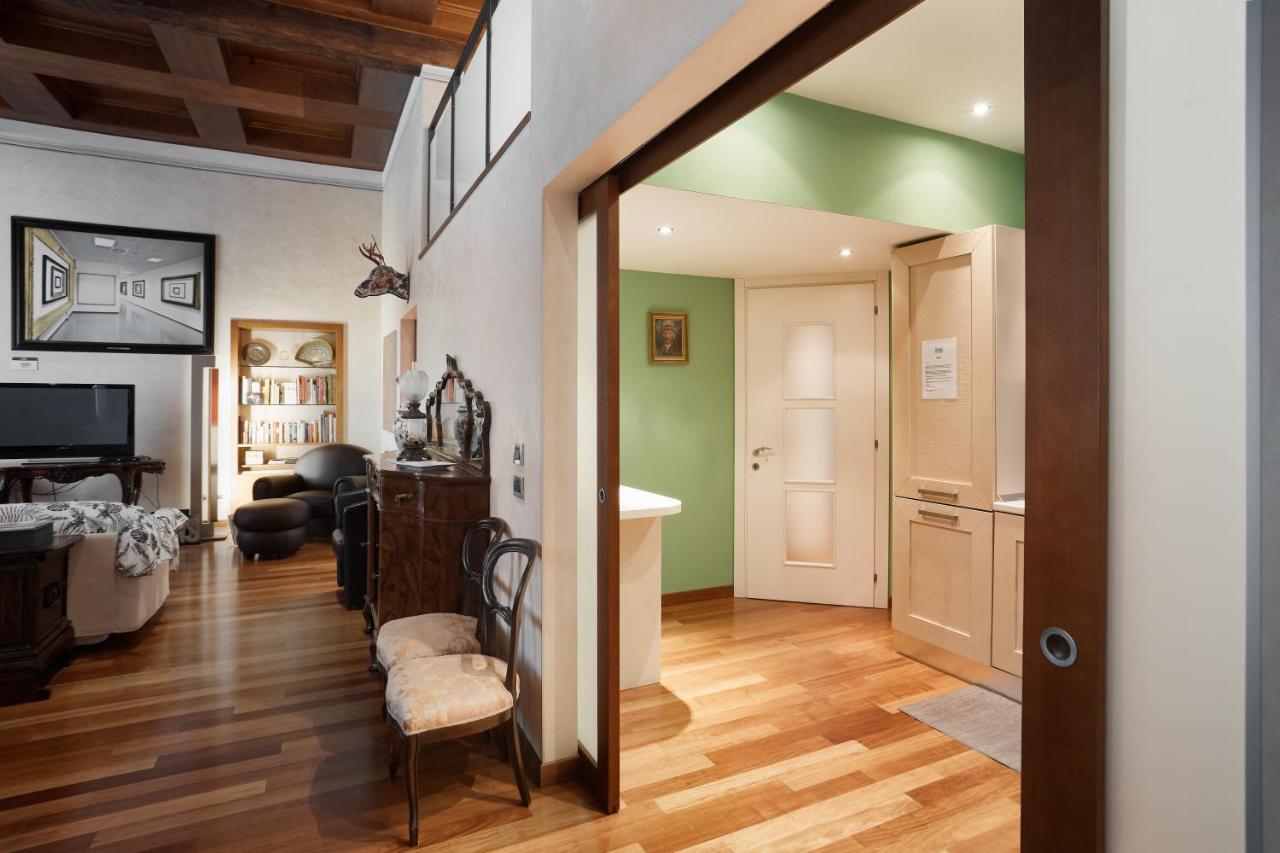 La Casa Del Fotografo Apartment เวโรนา ภายนอก รูปภาพ